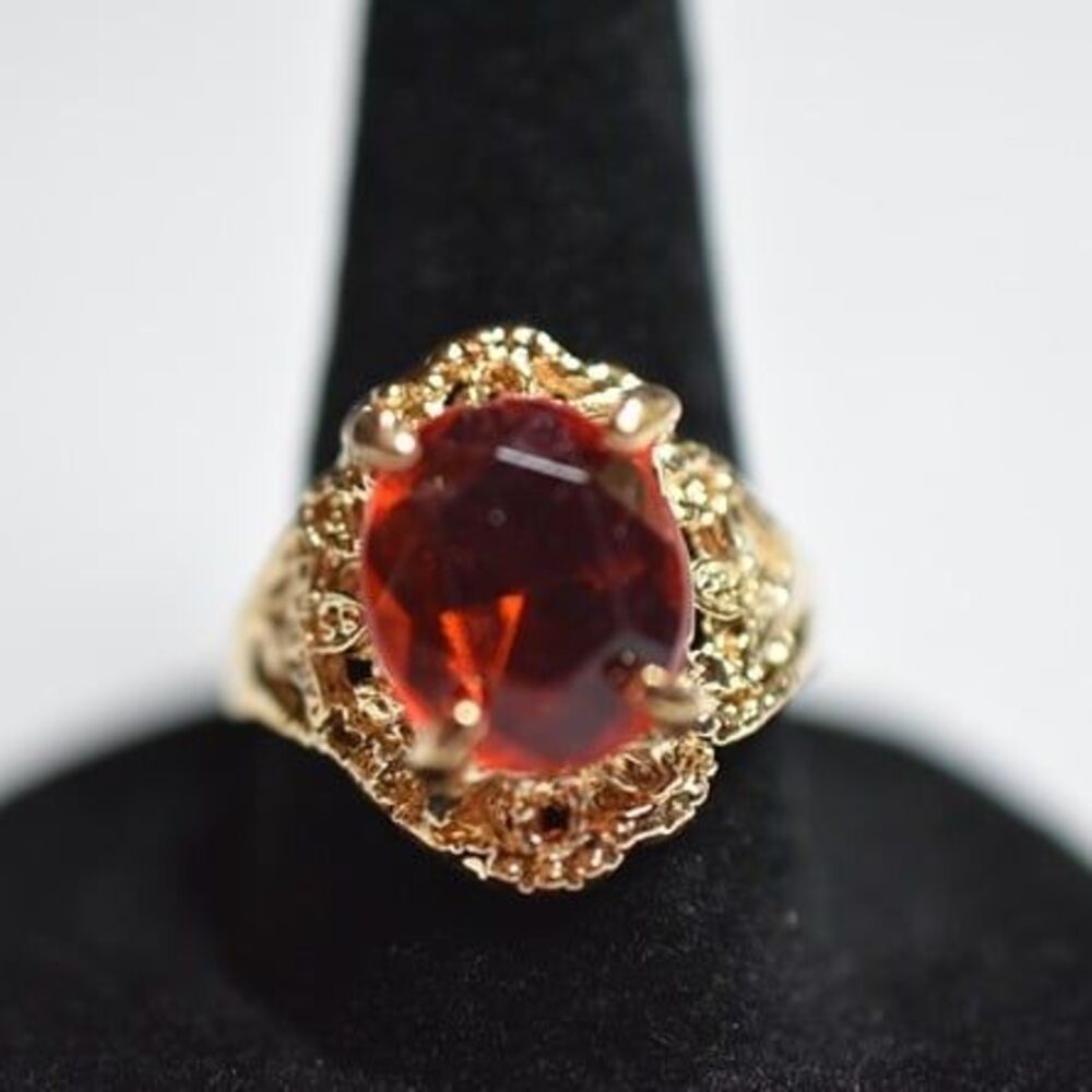 Victorian Chic Deep Orange Gold Tone Filigree Band Size 8 Party Ring